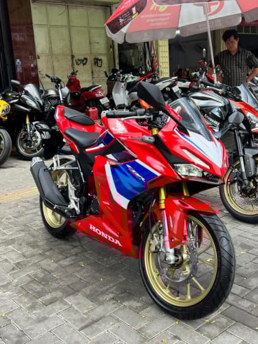 Honda cbr 150 2023 ABS 99%