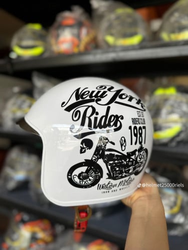 មួកសុវត្ថិភាព