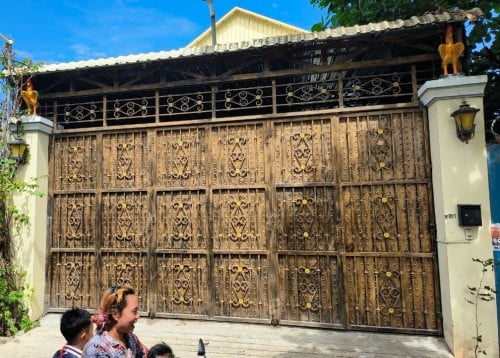 ដីលក់បន្ទាន់ក្បែរផ្សារស្ទឹងមានជ័យ តម្លៃចរចា