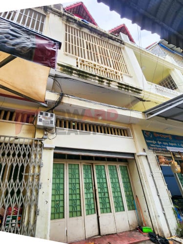 ផ្ទះល្វែងសំរាប់លក់នៅក្នុងសង្កាត់វាលវង្ស ជិតវីទ្យាល័យបាក់ទូក