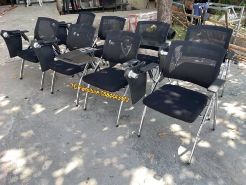 កៅអីសិស្ស.