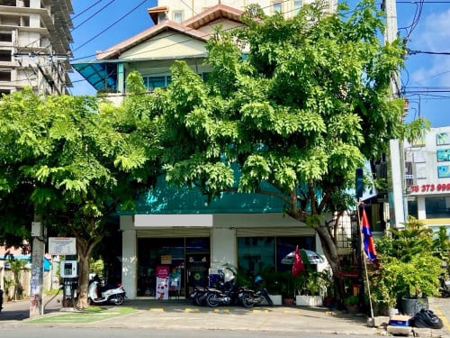 ទីតាំង​លេីផ្លូវ​ធំ​ សំរាប់​ជួល(ម្ចាស់​ផ្ទាល់​)