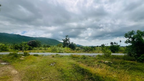 ដីលំហែរលក់បន្ទាន