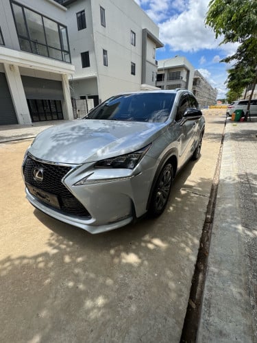 លក់ដូរស៊េរី F-sport ពិន្ទុកខ្ពស់ជិះស្រួល