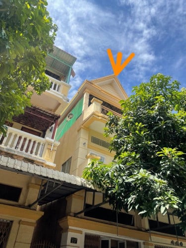 Sell house near Chhuk Meas Market and Phnom Penh International Airport