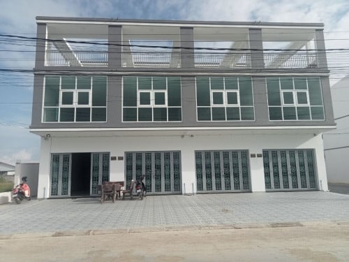 ផ្ទះអាជីវកម្មលើផ្លូវរដ្ឋ១៦ម លក់