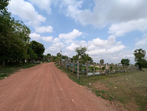 ដីលក់បន្ទាន់ (ស្រុកប្រាសាទបាគង ខេត្តសៀមរាប)