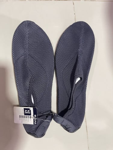 ស្បែកជើងហែលទឹក (ដើរមើលផ្កាថ្ម)