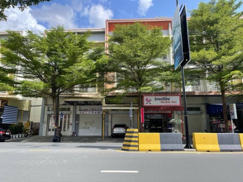 ផ្ទះអាជីវកម្មជួល បុរីមេគង្គ រ៉ូយ៉ាល់