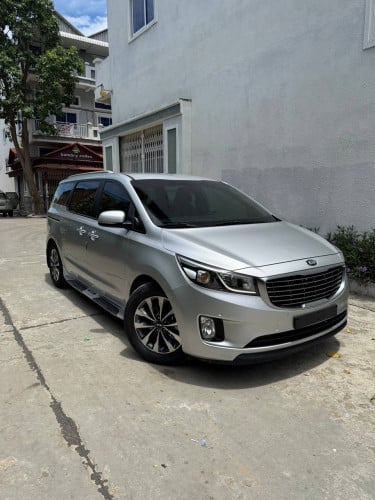 𝟮𝟬𝟭𝟱​ 𝙆𝙞𝙖 𝘾𝙖𝙧𝙣𝙞𝙫𝙖𝙡𝙨 ម៉ាស៊ូត​ 11កៅអី​ ទ្វារអូតូសងខាង​ កៅអីចុច ស្មាតឃី អេក្រង់ធំ