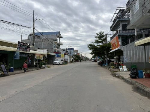 ដីអាជីវកម្មលក់ជិតបុរីពិភពថ្មីឈូកវ៉ា2