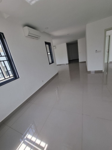 វីឡាឃ្វីនកែងនៅជីបម៉ុង271 Corner Queen Villa Villa For Sale In Chib Mong 271