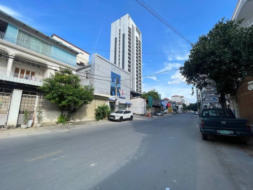 ផ្ទះលក់បន្ទាន់នៅបឹងត្របែកផ្លូវ 99