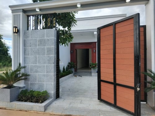 ផ្ទះជិតក្រុងកំពត លក់បន្ទាន់🏠