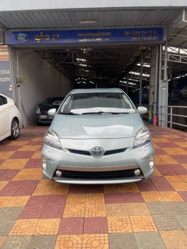 Prius 2012 Plug-in option 5 សាកថ្មីមួយពេញជិះបាន 20-32km