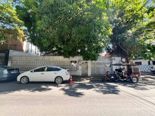 Villa For Rent- Bkk1