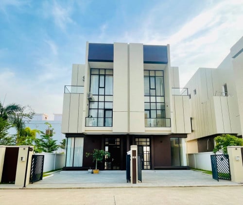 វីឡាភ្លោះសំរាប់លក់