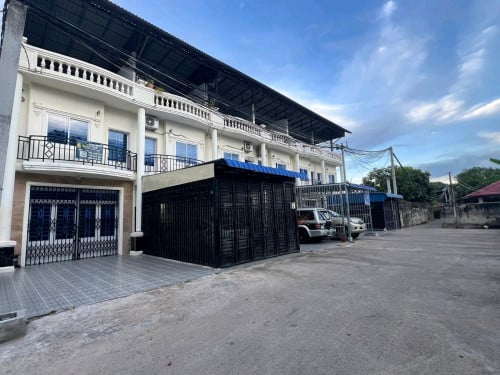 ផ្ទះល្វែង សម្រាប់លក់