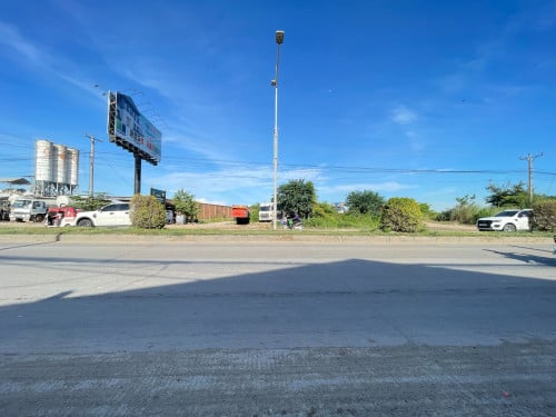 ដីកែងលក់ ទីតាំងល្អ តម្លៃល្អក្រោមទីផ្សារ ផ្លូវធំ២១៧