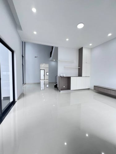 វីឡាភ្លោះ (Twin Villa) នៅក្នុងបុរី La Palm Residences (គម្រោងទី2) ខណ្ឌដង្កោ ត្រូវការលក់បន្ទាន់ខ្លាំង