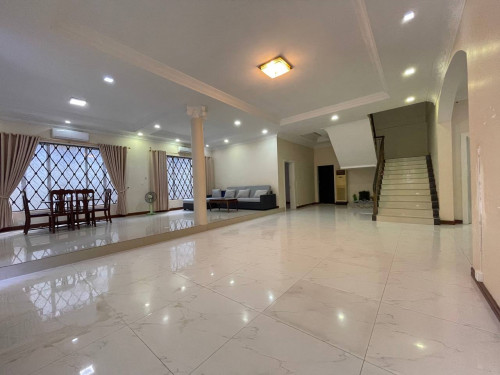 វីឡាសម្រាប់ជួល | Villa for rent (ទីតាំង​ផ្សារដេីមថ្កូវ)