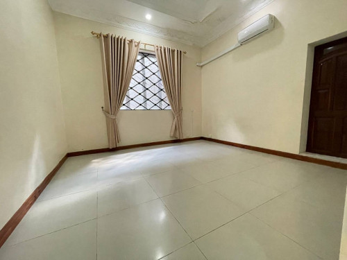 វីឡាសម្រាប់ជួល | Villa for rent (ទីតាំង​ផ្សារដេីមថ្កូវ)