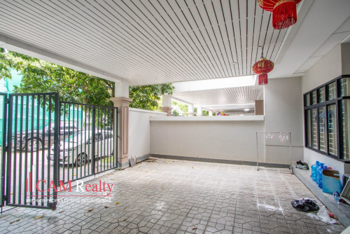 Classic Twin Villa For Rent in Borey Peng Huoth Boueng Snor