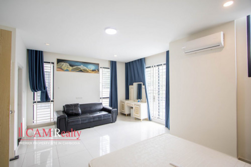 Classic Twin Villa For Rent in Borey Peng Huoth Boueng Snor
