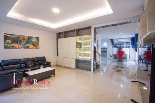 Classic Twin Villa For Rent in Borey Peng Huoth Boueng Snor