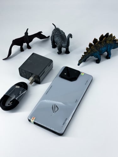 ROG Phone 8 Global Ram16/256 ស្អាត99%