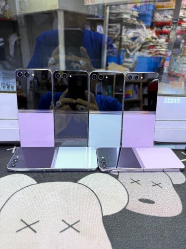 Samsung zfilp 5 ក្រុមហ៊ុនsim2 ស្អាតៗ99% ធានាoriginal 100% Price 3xx$