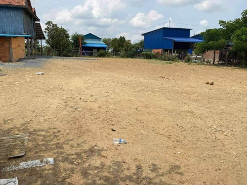 លក់ដីបន្ទាន