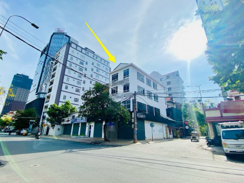 Corner Shop Or Restaurant For Rent In BKK1