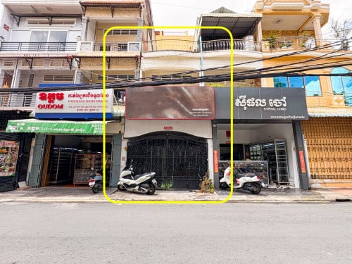 Shophouse for rent in BKK3