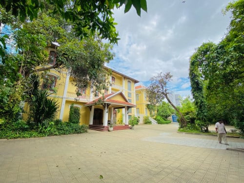 Corner Commercial Colonial Villa For Rent Near Independent Monument With 2183m2