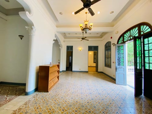 Corner Commercial Colonial Villa For Rent Near Independent Monument With 2183m2