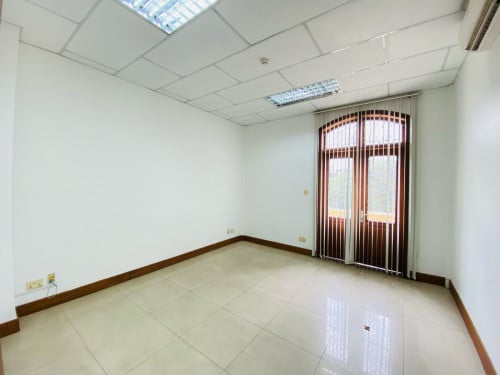 Corner Commercial Colonial Villa For Rent Near Independent Monument With 2183m2
