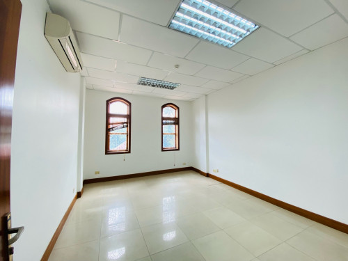 Corner Commercial Colonial Villa For Rent Near Independent Monument With 2183m2