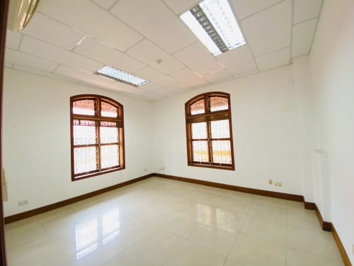 Corner Commercial Colonial Villa For Rent Near Independent Monument With 2183m2