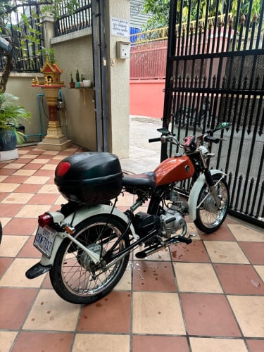 Honda solo y2003ម៉ូតូសម្រាប់លក់លេងគ្រឿងហើយស្រាប់យកទៅជិះម៉ាស៊ីនតាន់1800$