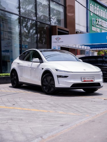 Tesla model y+ 719គីឡូ