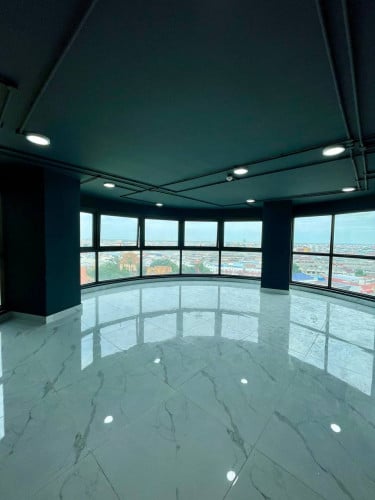 VIP 10 on level 10 Trump CENTRE