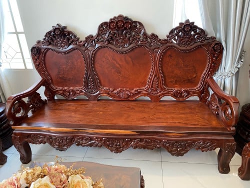 លក់សាឡុងនាងនួនសុទ្ធ