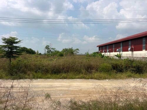 ដីលក់ជាប់ផ្លូវ3នៅសង្កាត់ក្រាំងធ្នង់