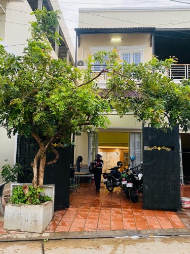 ផ្ទះលក់សាច់ដី5x23m សាច់ផ្ទះ4.40x16m