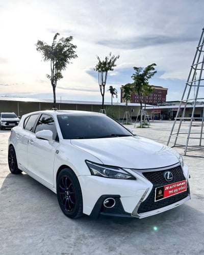 Lexus CT for rent 700$