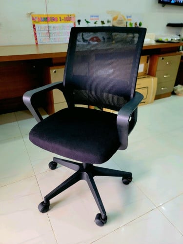 កៅអី សម្រាប់ការិយាល័យ ឬថ្នាក់សិក្សាភាសាកុំព្យូទ័រ