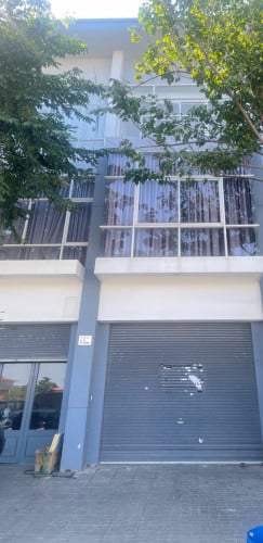 បុរីវ៉ារីណា សាលាមុំ