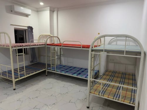 គ្រែដែកពីជាន់ មួយទឹក