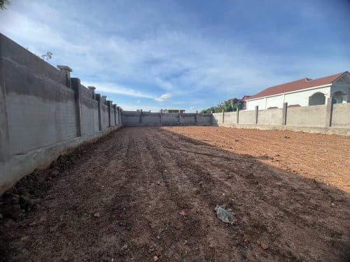 ដីលក់ជាប់ផ្លូវជាតិក្រុងកំពង់ចាម